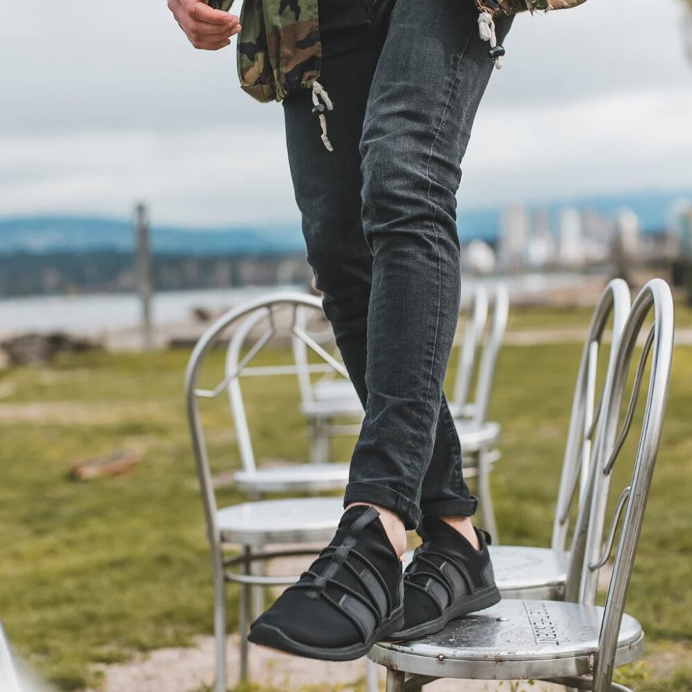 SKYE Unisex Rbutus EL Water Resistant  Sneakers